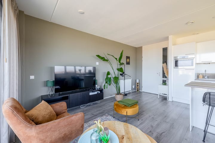 Foto 9 van Weegbree 46