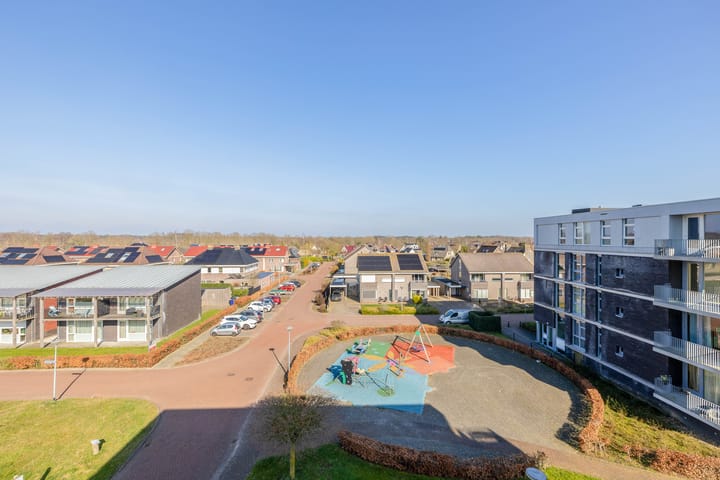 Foto 11 van Weegbree 46