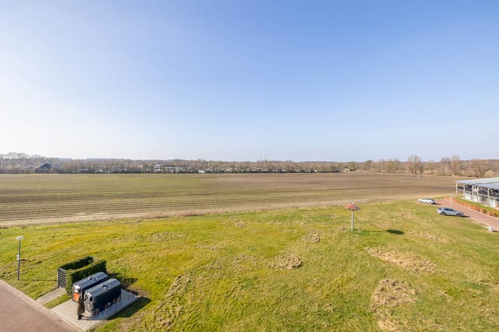 Foto 31 van Weegbree 46