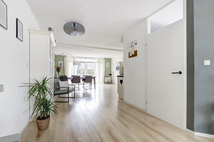 Photo 11 of Liesbethstraat 49