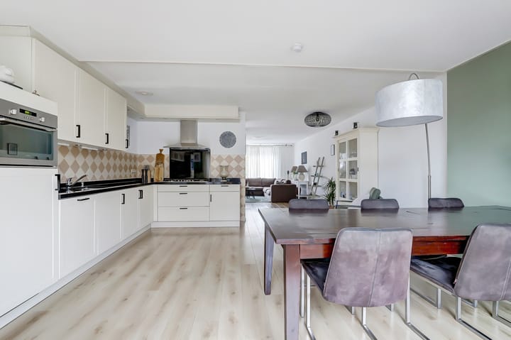 Photo 16 of Liesbethstraat 49