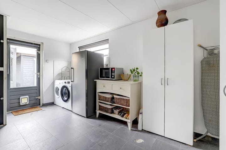 Photo 18 of Liesbethstraat 49