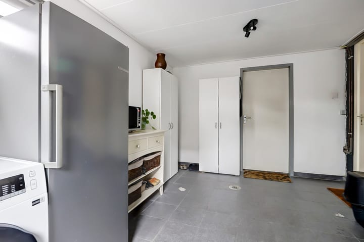 Photo 19 of Liesbethstraat 49