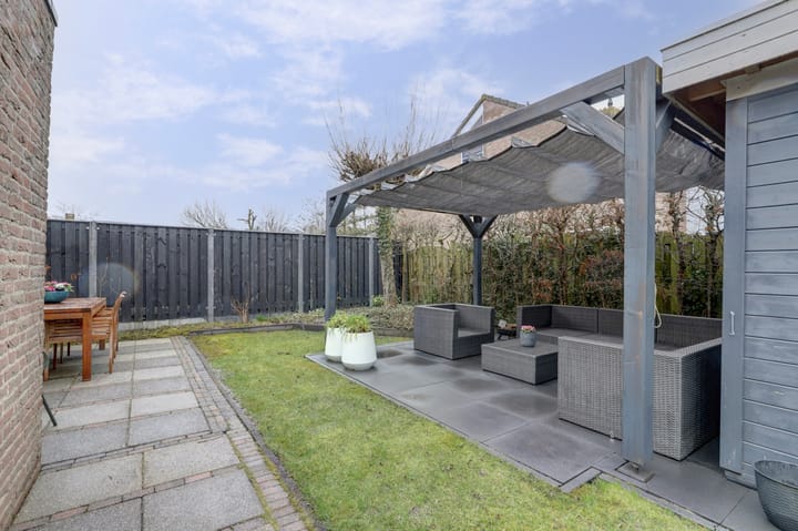 Photo 31 of Liesbethstraat 49