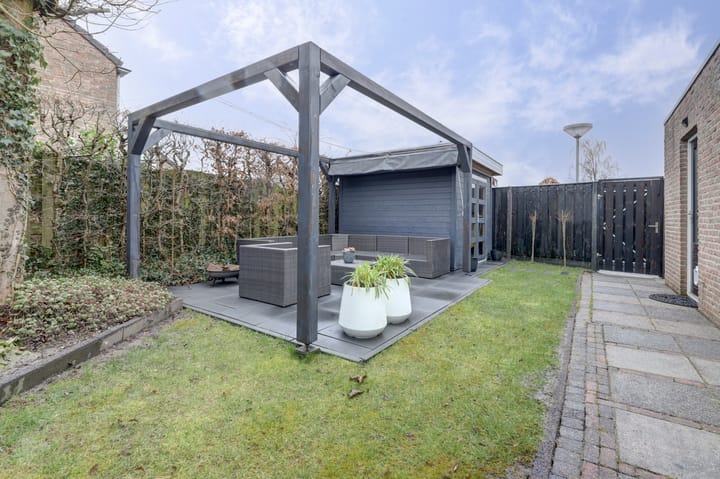 Photo 33 of Liesbethstraat 49