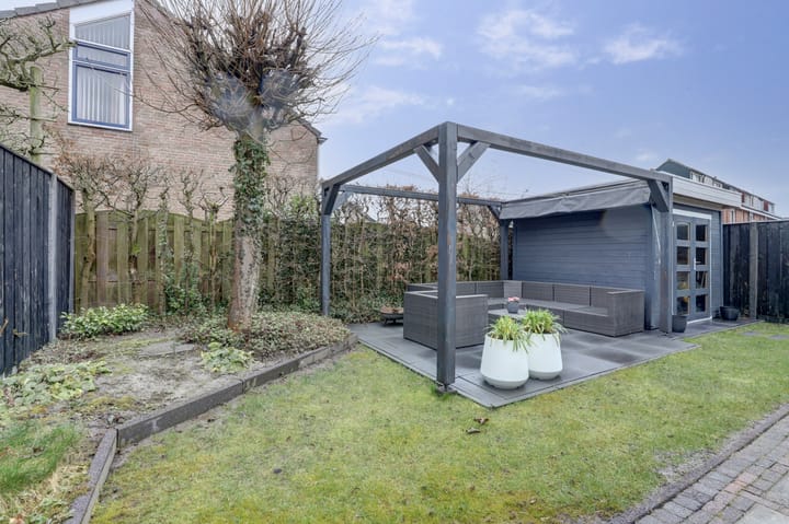 Photo 35 of Liesbethstraat 49