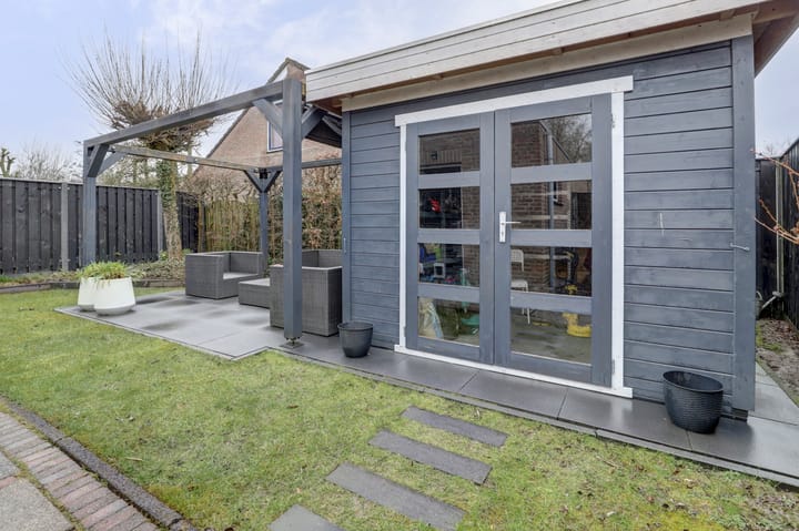 Photo 36 of Liesbethstraat 49