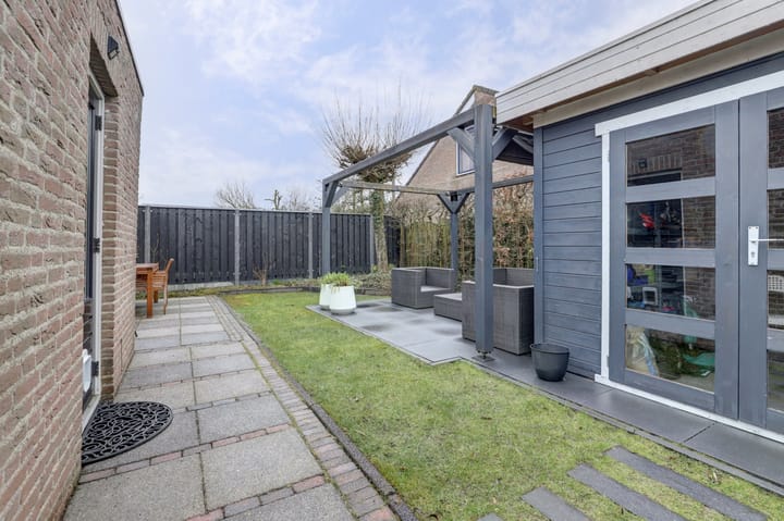 Photo 37 of Liesbethstraat 49