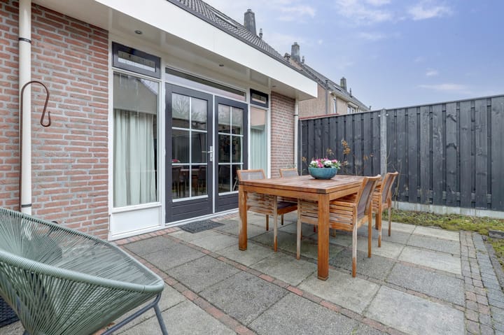 Photo 38 of Liesbethstraat 49