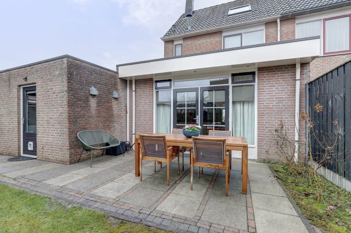 Photo 39 of Liesbethstraat 49