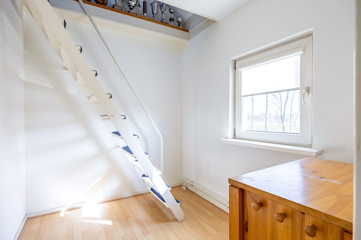 Foto 30 van Juffer Marthastraat 28-B