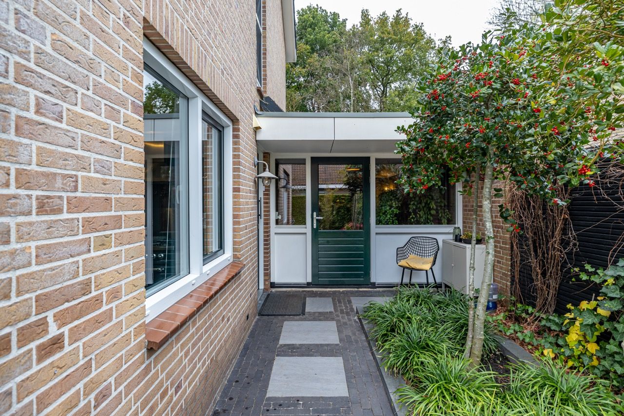 Photo 9 of Telstar 49