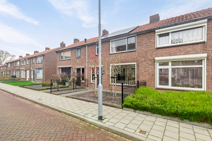 Foto 2 van Jacob Roggeveenstraat 32