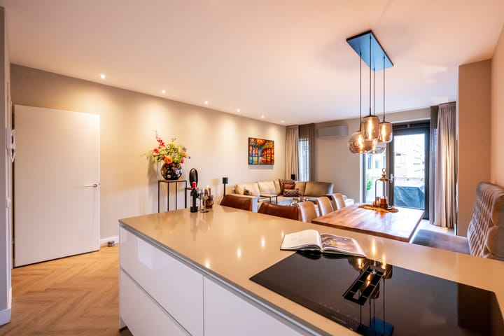 Photo 12 of Raadhuislaan 9-F