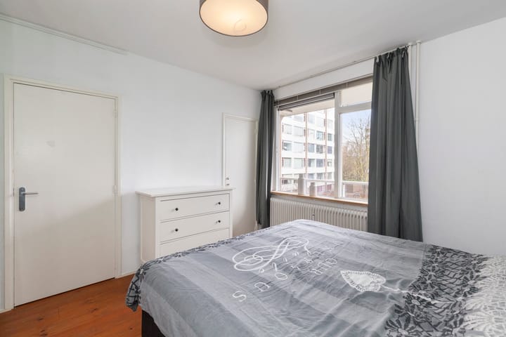 Foto 25 van Burgemeester A. van Walsumlaan 33