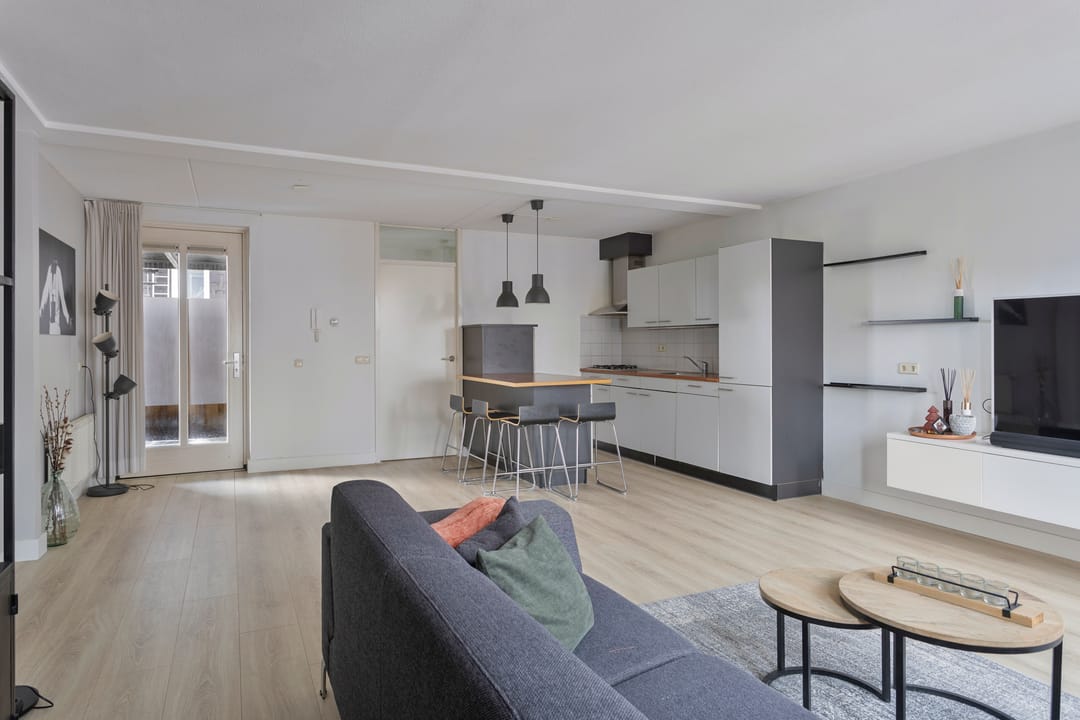 Photo 2 of Helenastraat 2-K