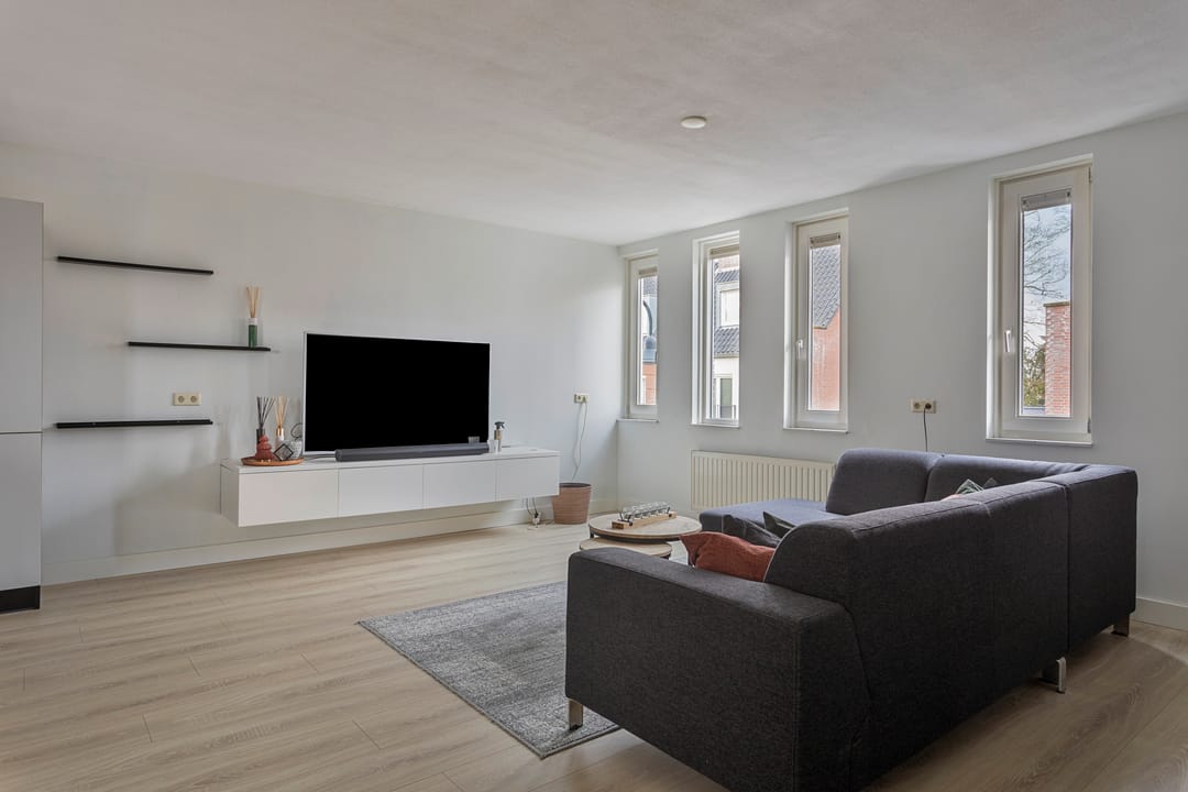 Photo 11 of Helenastraat 2-K