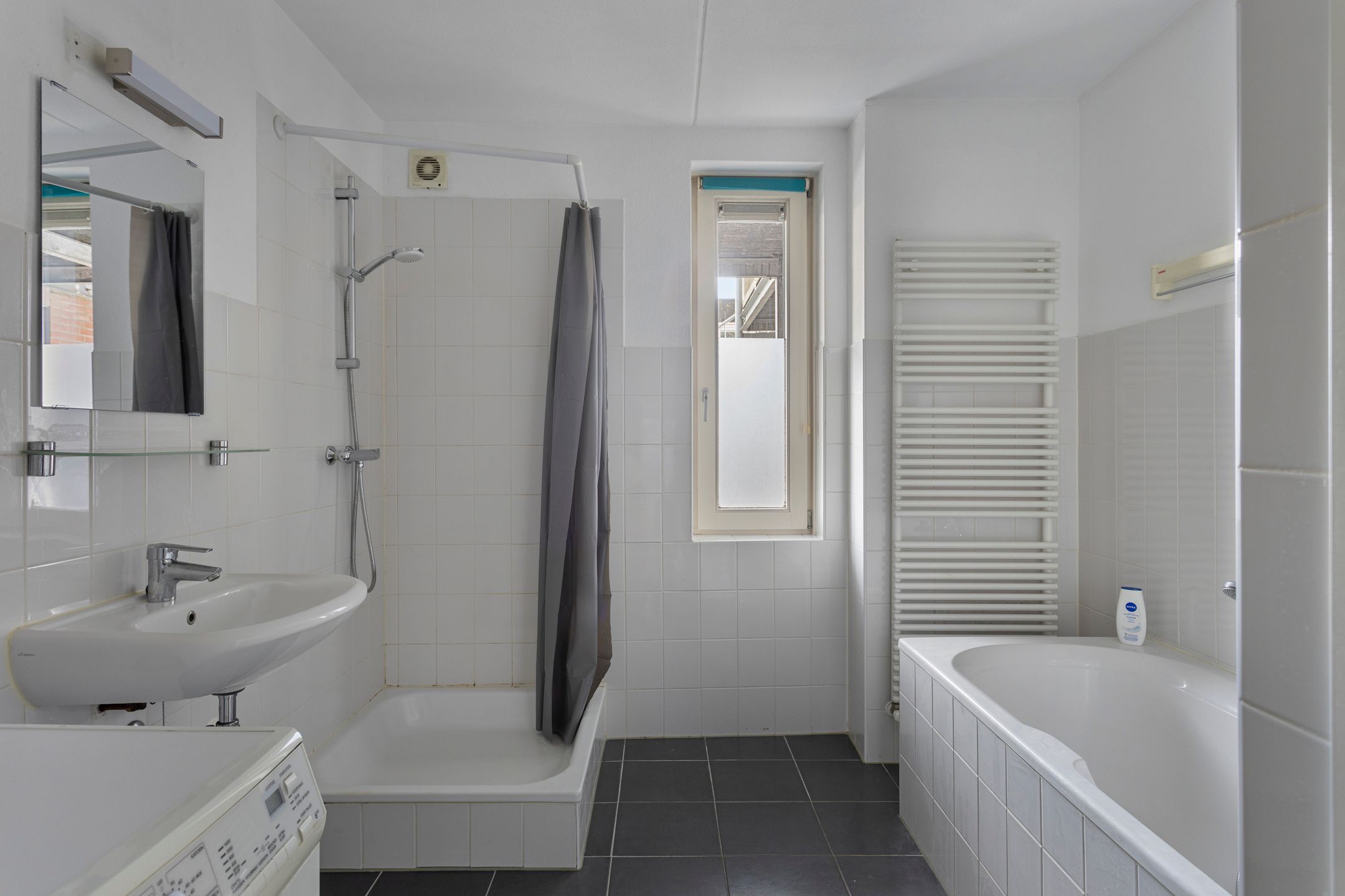 Photo 21 of Helenastraat 2-K