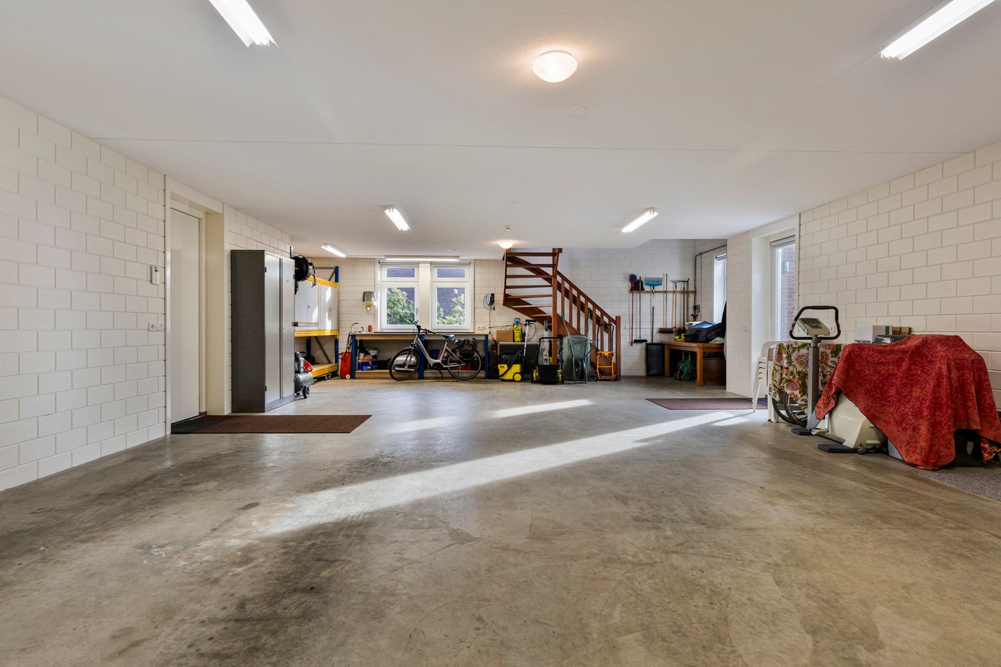 Photo 35 of Jan van Amstelstraat 17