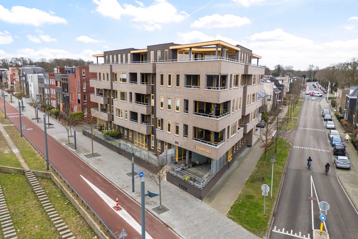 Bekijk foto van Lonnekerspoorlaan 200 22