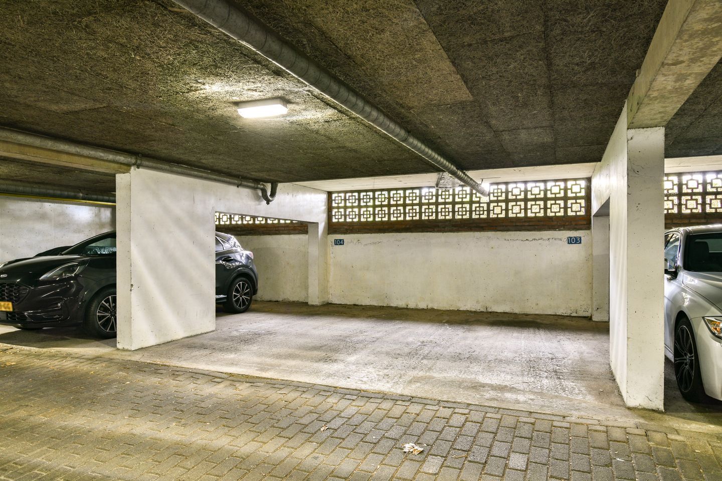 Photo 34 of Doornenburg 103