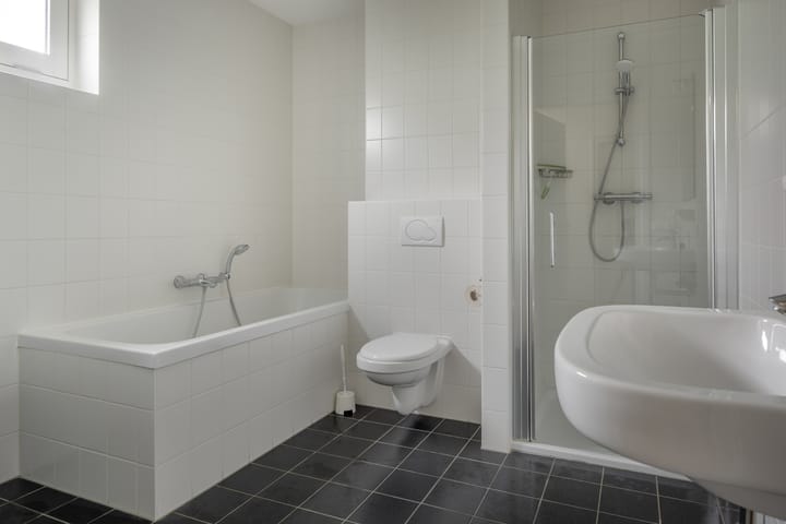 Photo 18 of Jongebuorren 37