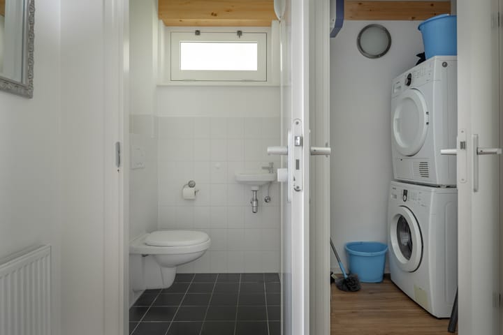 Photo 19 of Jongebuorren 37