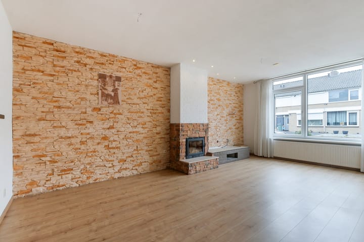 Photo 15 of Dr. Poelsstraat 27