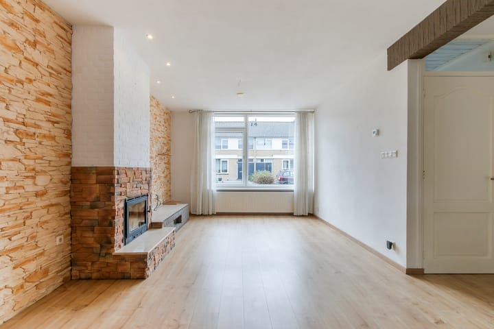 Photo 16 of Dr. Poelsstraat 27