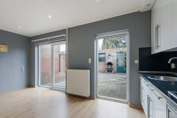 Photo 20 of Dr. Poelsstraat 27