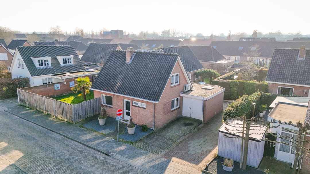 Photo 1 of Julianastraat 18