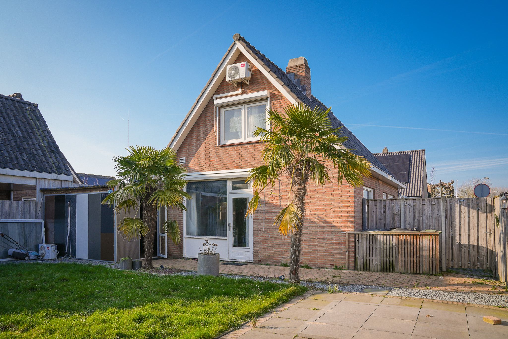 Photo 3 of Julianastraat 18