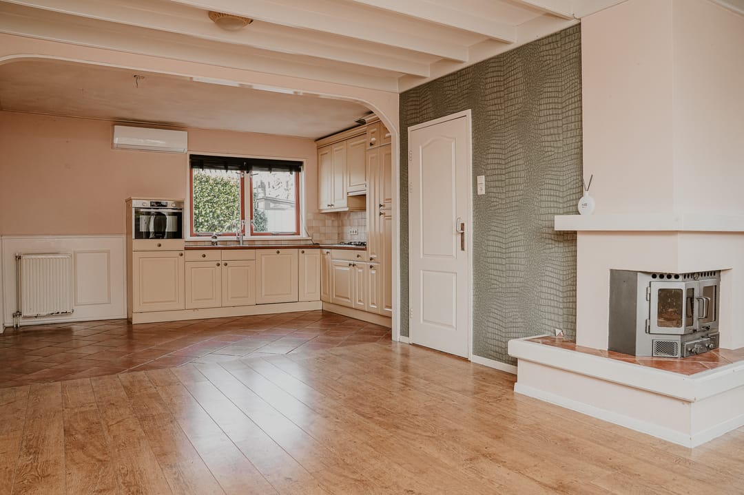 Photo 7 of Julianastraat 18