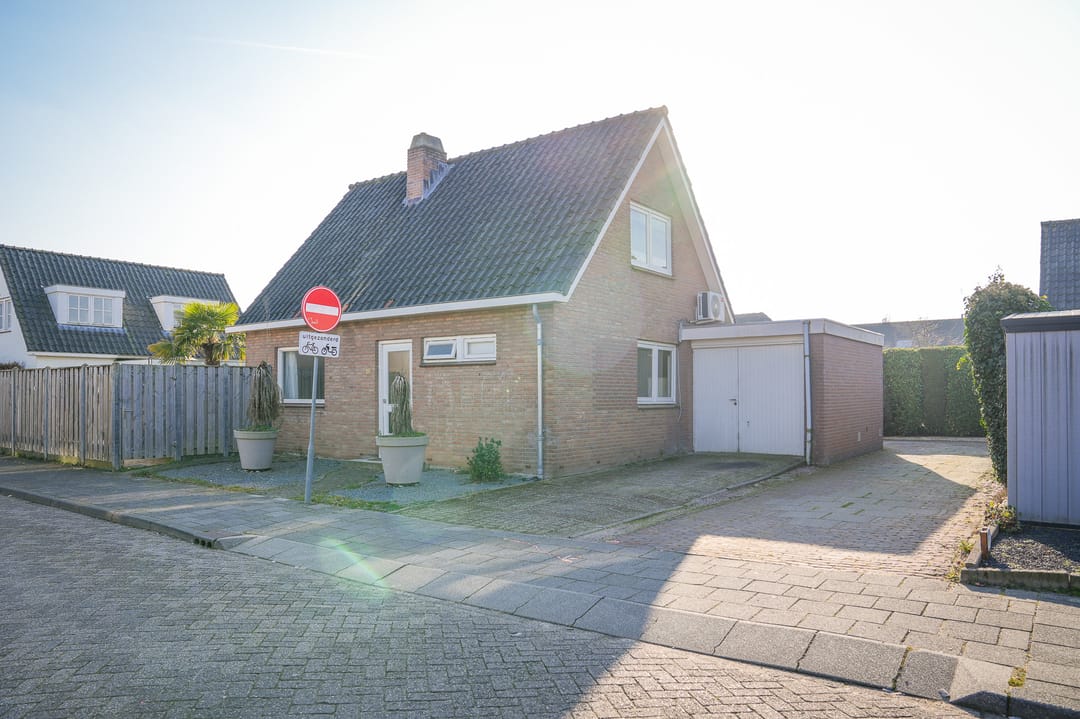 Photo 28 of Julianastraat 18