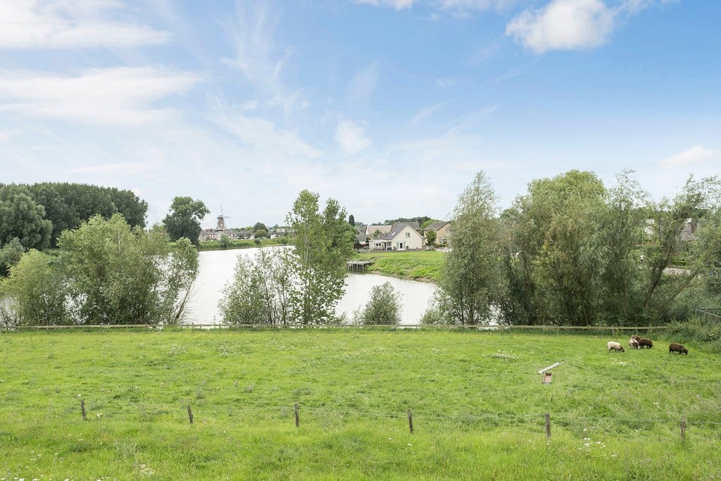 Photo 38 of Julianastraat 18