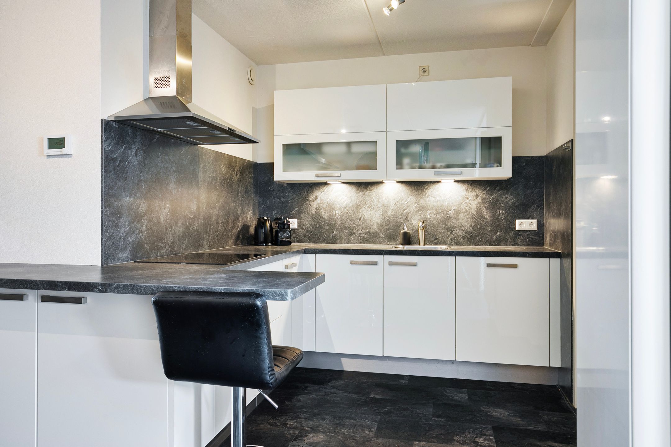 Foto 15 van Donkershoekstraat 21