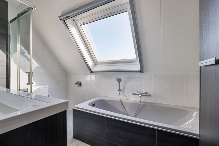 Photo 24 of Donkershoekstraat 21