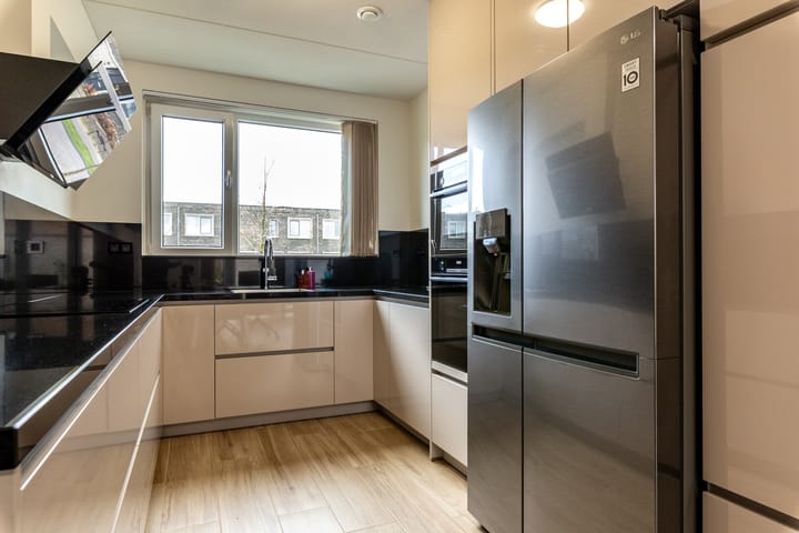 Photo 10 of Anna Maria van Schurmanlaan 14