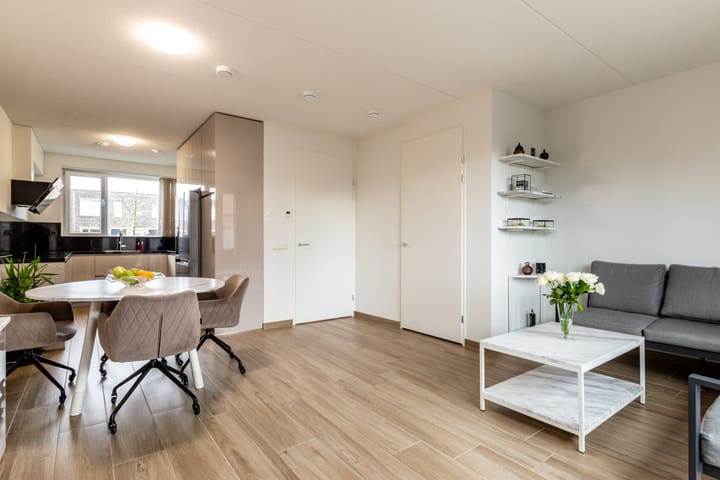 Photo 7 of Anna Maria van Schurmanlaan 14