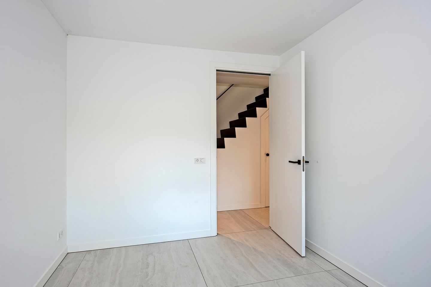 Photo 10 of Elderinkstraat 1