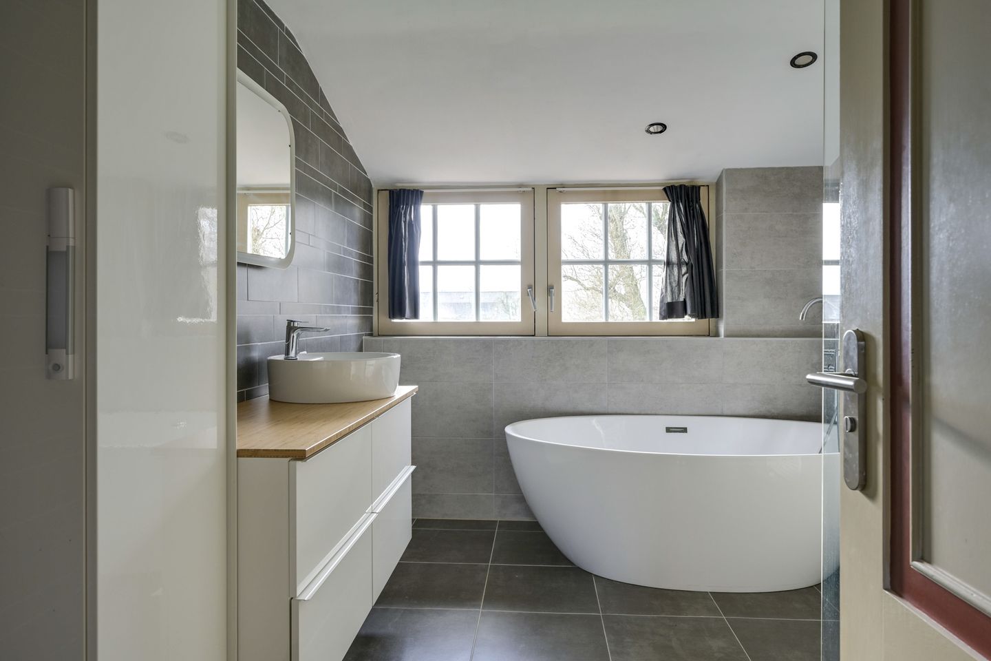 Foto 35 van Tienhovenseweg 15