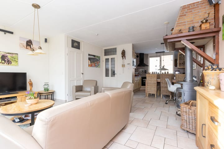 Foto 4 van Weegbree 172