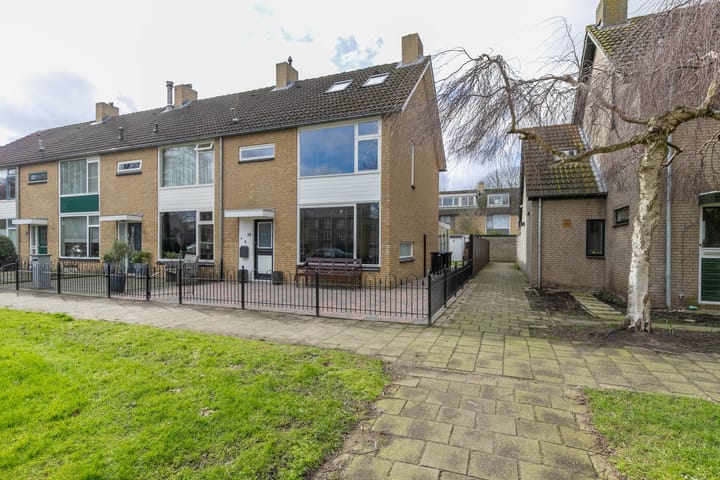 Foto 2 van A.G.M. van der Hoevenstraat 19