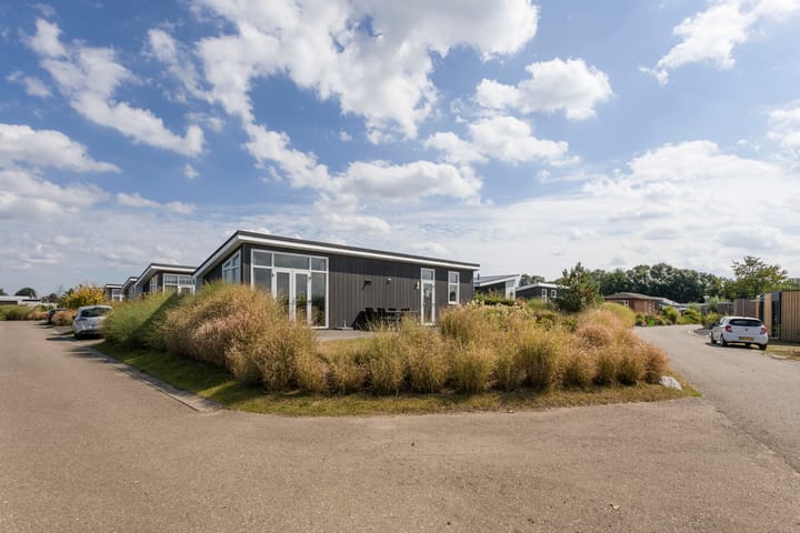 Foto 2 van Randmeerweg 8-512