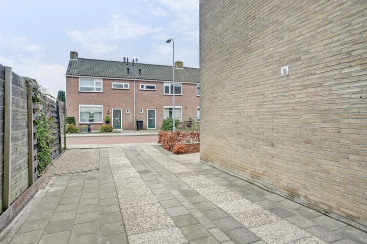 Foto 38 van Meidoornlaan 2