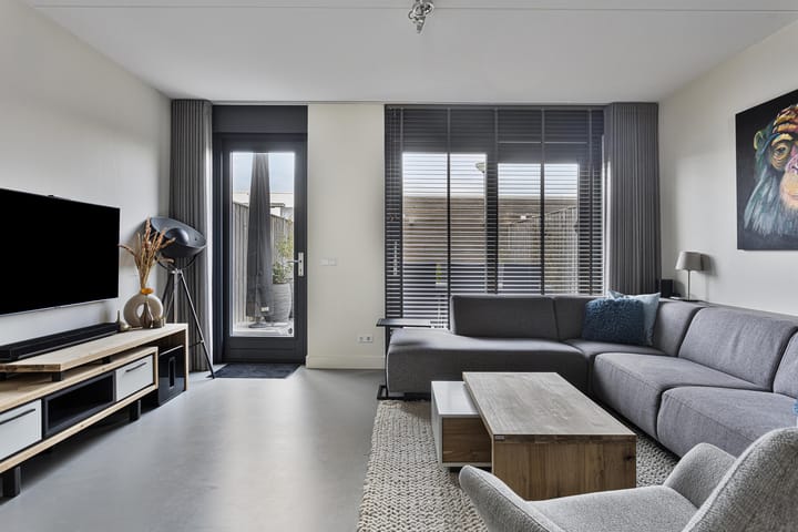 Foto 11 van Oeverzwaluw 8