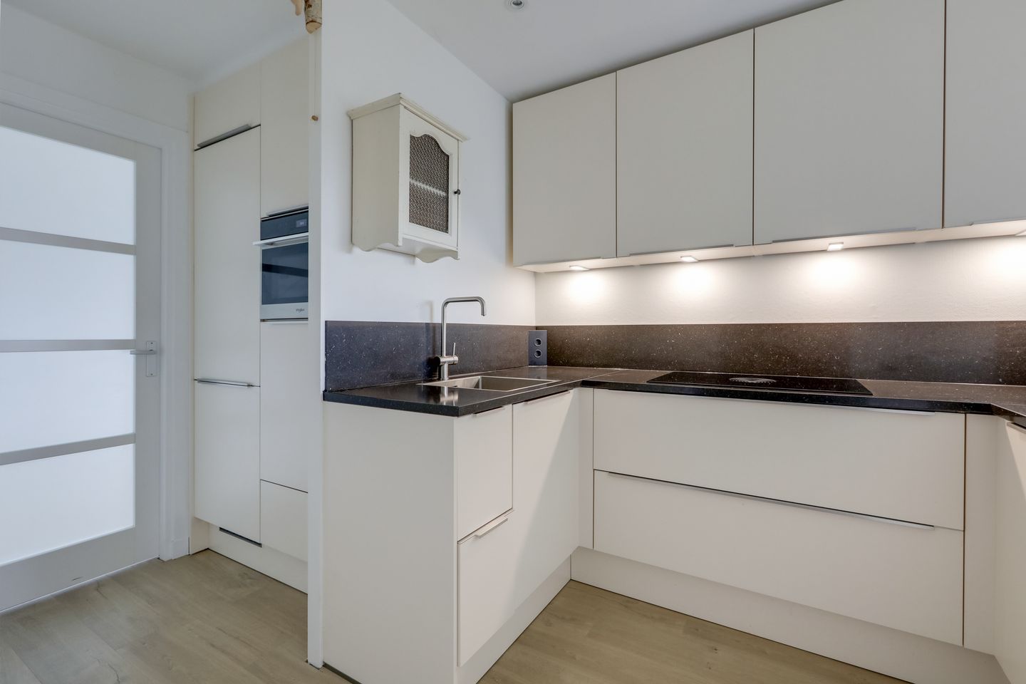 Foto 4 van Den Heuvel 106