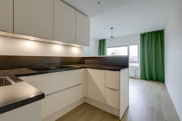 Foto 8 van Den Heuvel 106