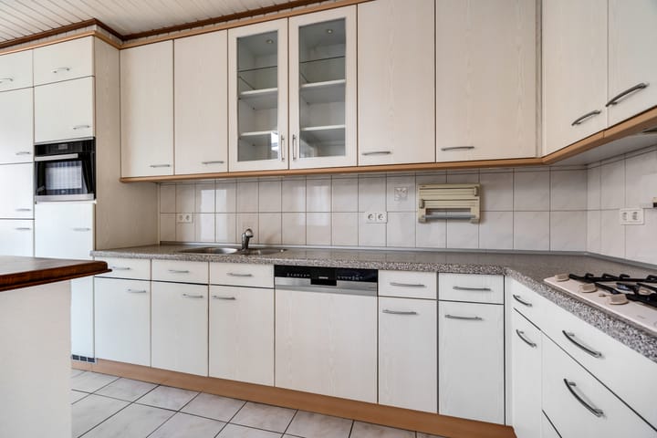 Photo 10 of Julianaweg 429