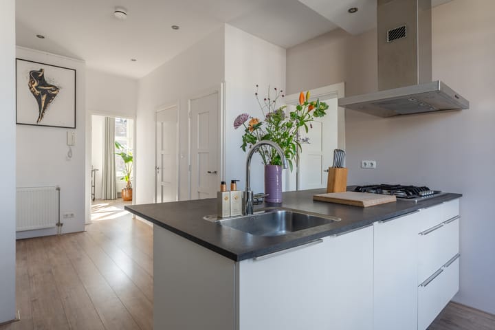 Foto 3 van Van der Dussenstraat 15-A02